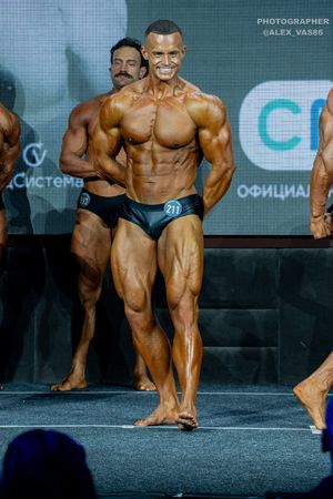 CLASSIC  PHYSIQUE +178